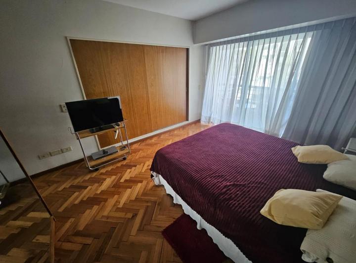 Impecable y amplio monoambiente en Recoleta 5