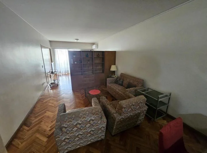 Impecable y amplio monoambiente en Recoleta 2