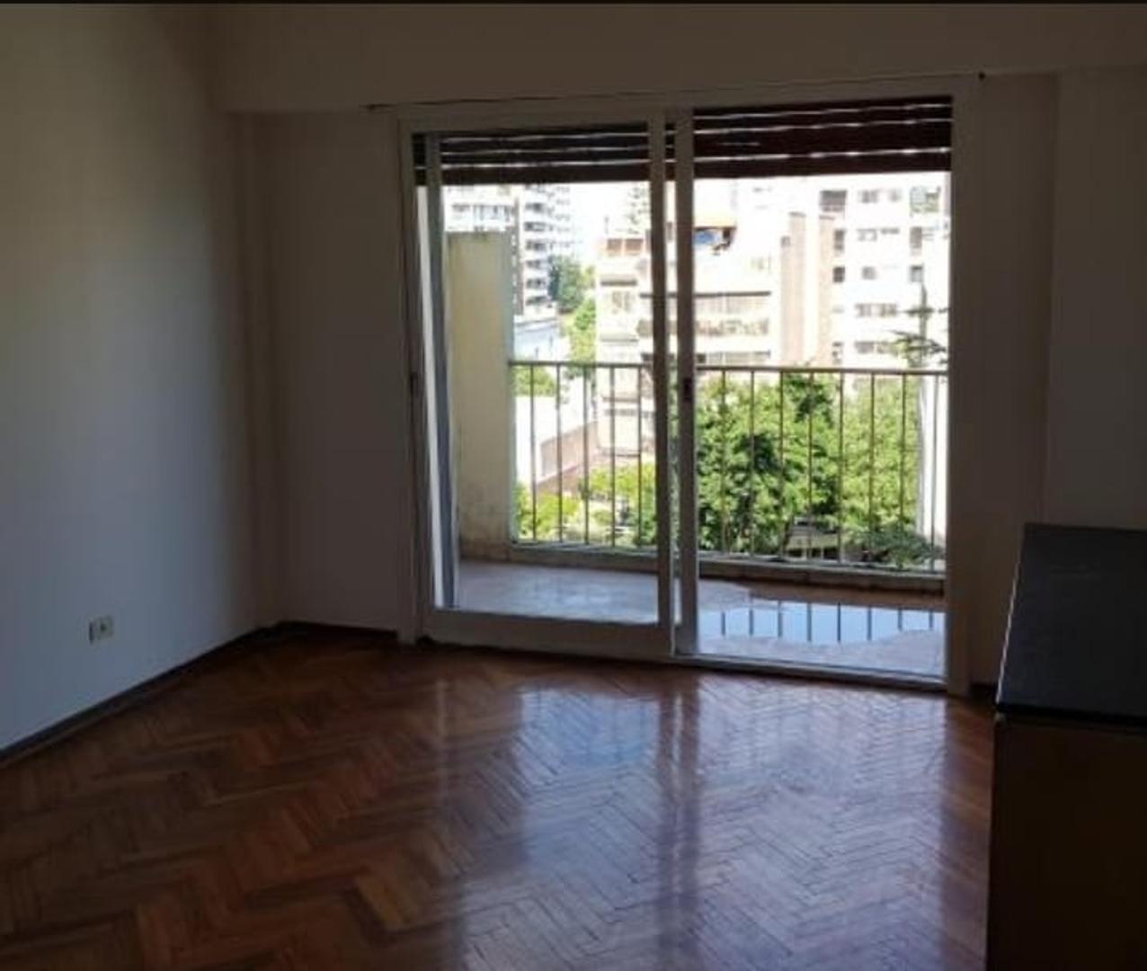 Excelente tres ambientes, contrafrente pulmón abierto