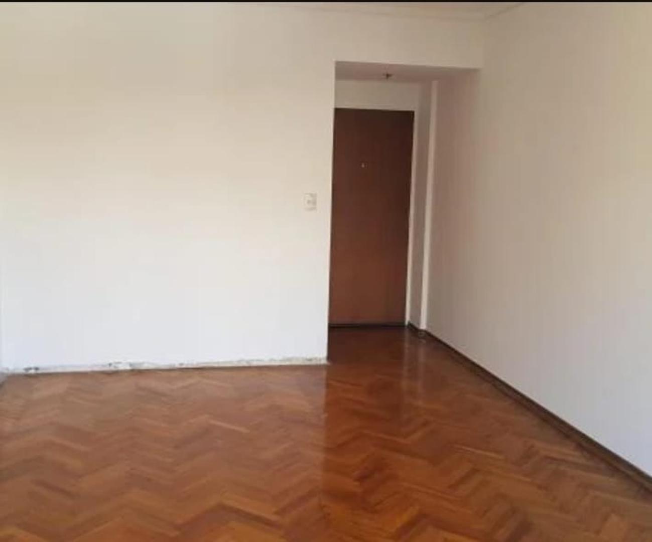 Foto de Excelente tres ambientes, contrafrente pulmón abierto, imagen 2
