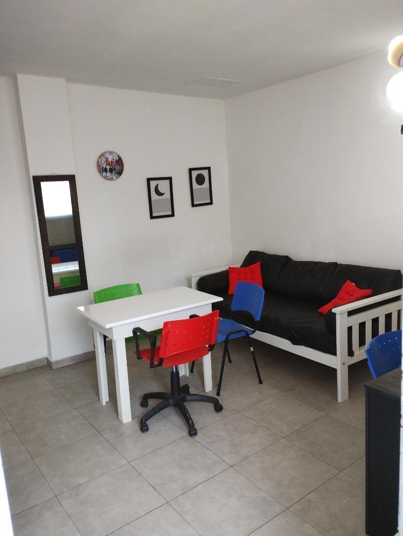 Excelente dos ambientes con Terraza cuarto piso por escalera