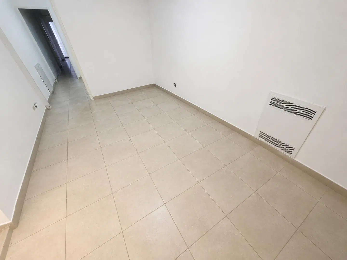 Excelente tres ambientes zona Cancillería 5