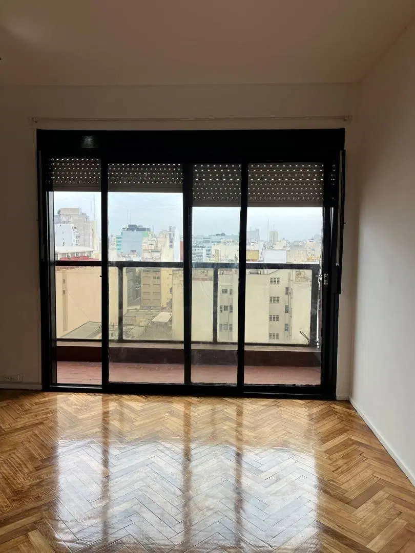 Impecable monoambiente piso 10 con balcon 1