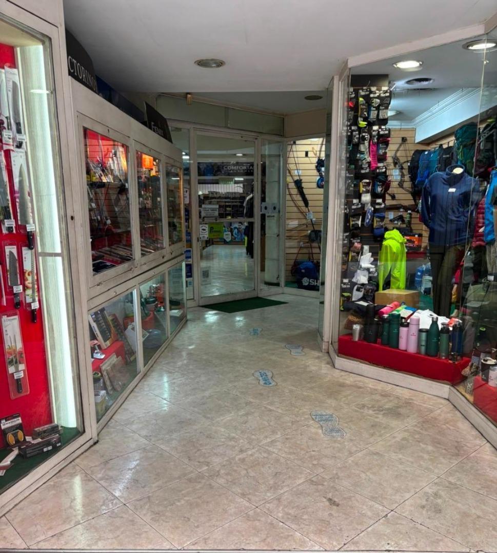 Foto de Local de 200 m2 sobre peatonal Lavalle, imagen 2