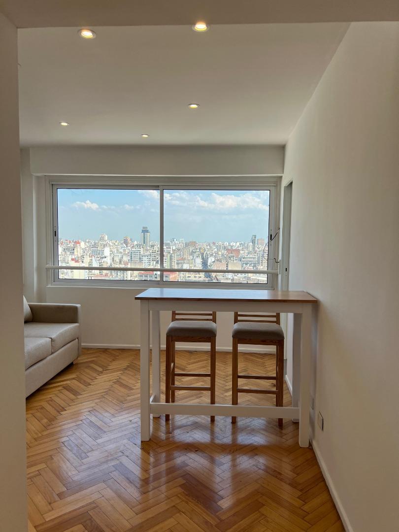 Foto de Piso 19 vista abierta - Larrea esq. Córdoba- Impecable, imagen 1