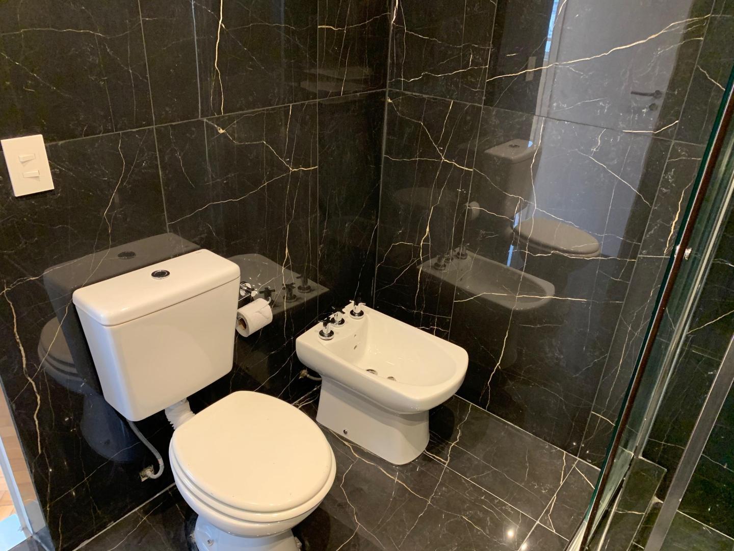 Foto de Piso 19 vista abierta - Larrea esq. Córdoba- Impecable, imagen 3