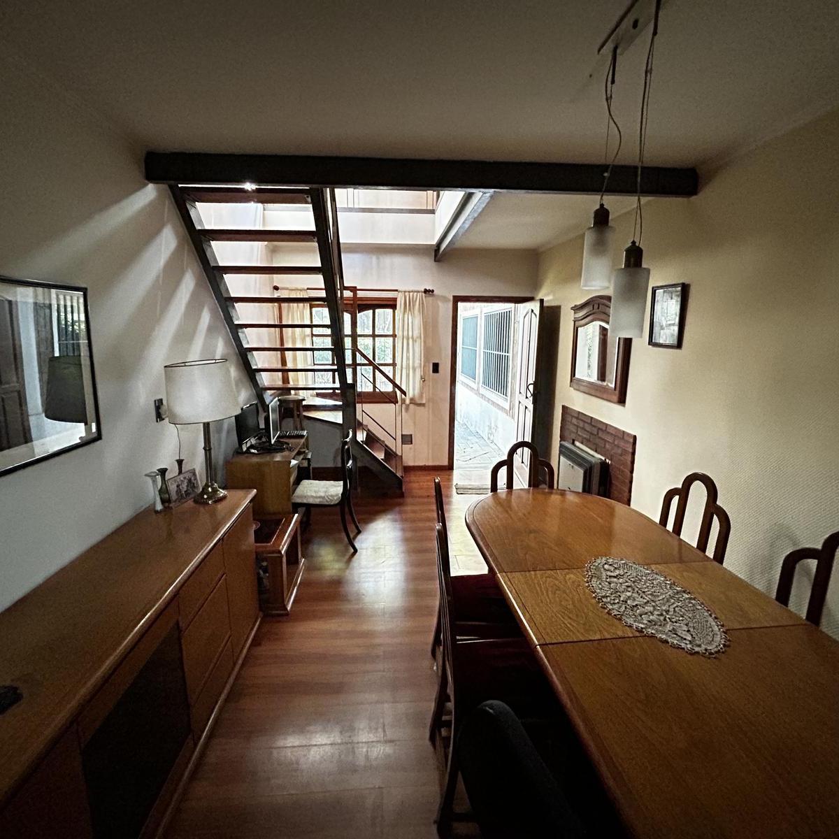Venta Casa 5 Dorm. en Dos Plantas Terraza Cochera y 2 Patios Rosario Alberdi 1