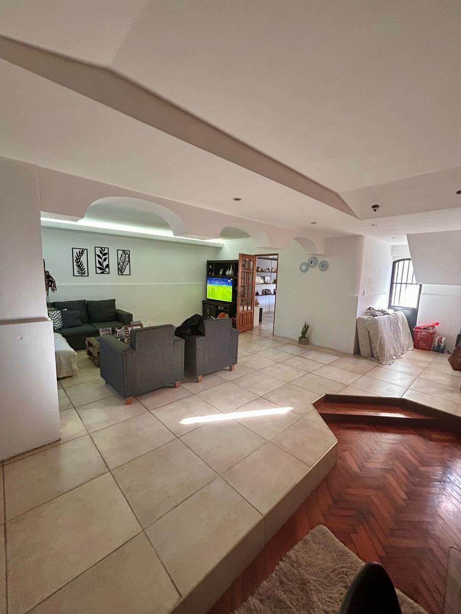 Casa en Alberdi 3