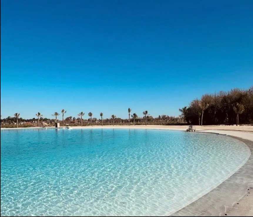 Terreno en venta en  Vida Crystal Lagoon. 3