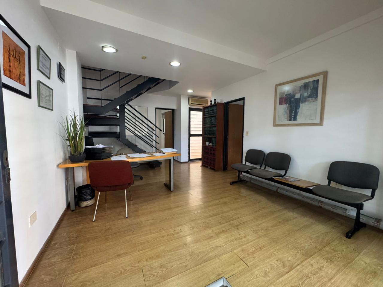 Foto de Oficina en venta en una zona inmejorable a mts del tribunal., imagen 4