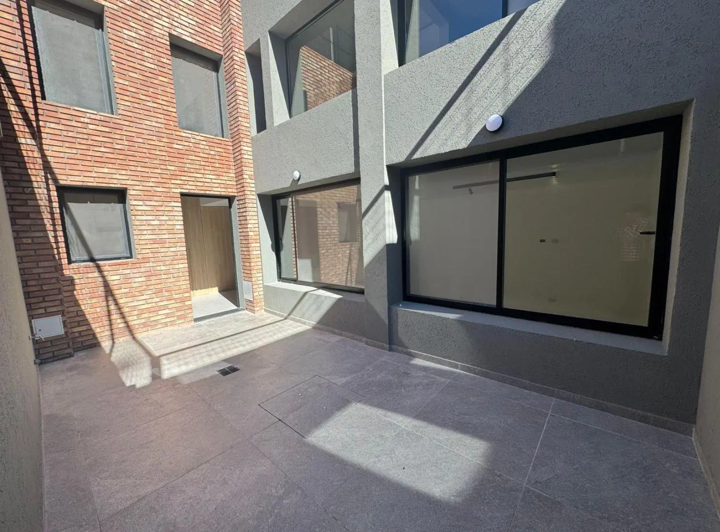 Casa a estrenar en venta en una de las zonas mas buscadas de Rosario 1