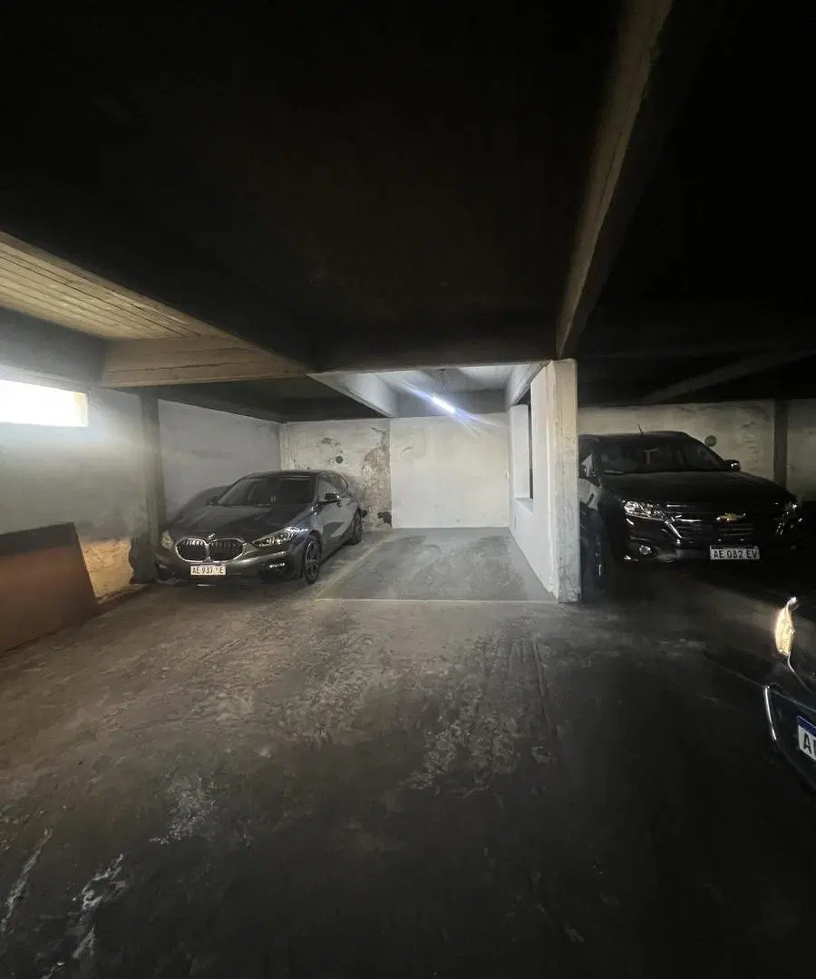 Cochera en Venta en Maipú 877 1