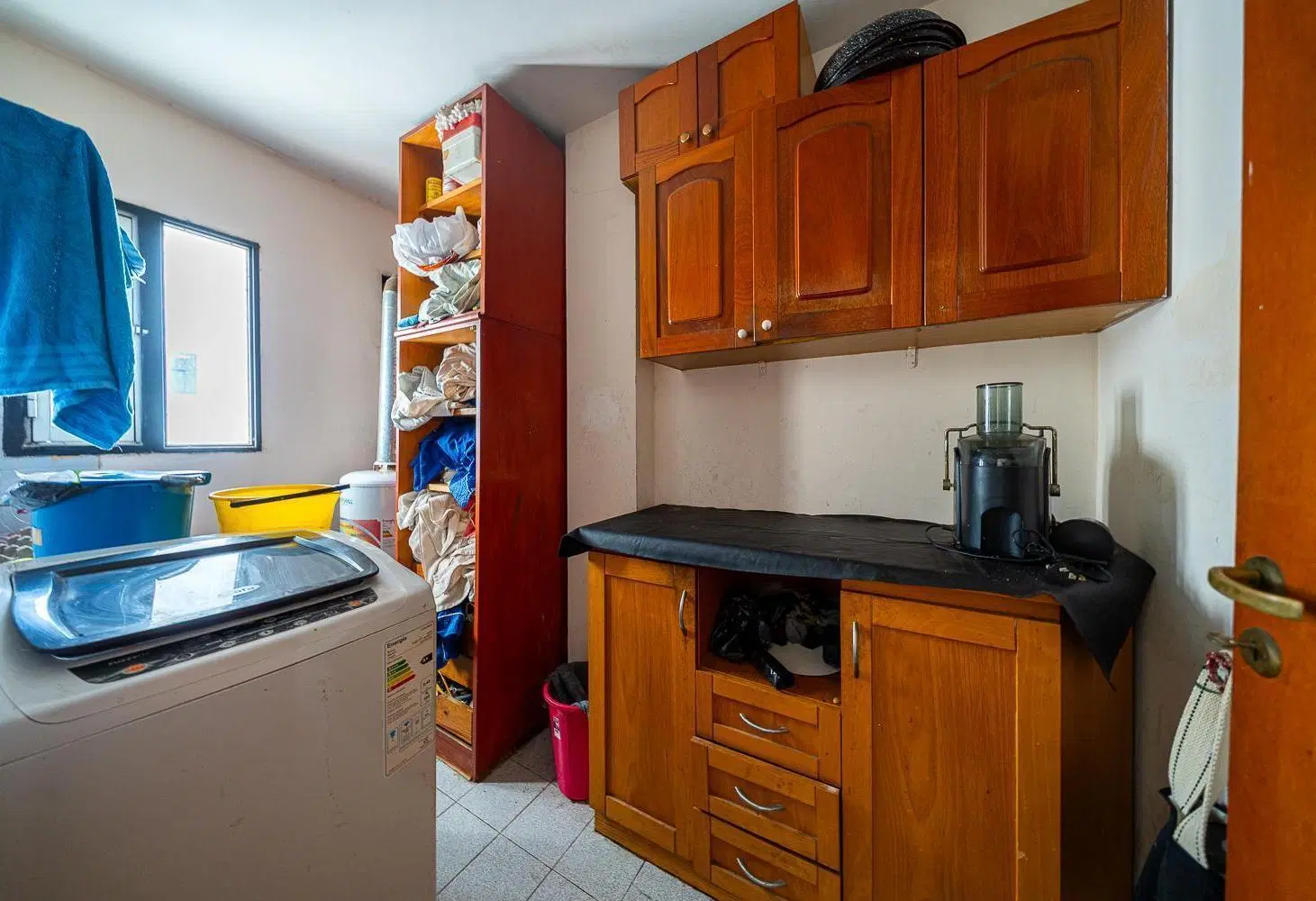 Amplio departamento de 2 dormitorios y 4 ambientes ubicado en barrio Echesortu 5