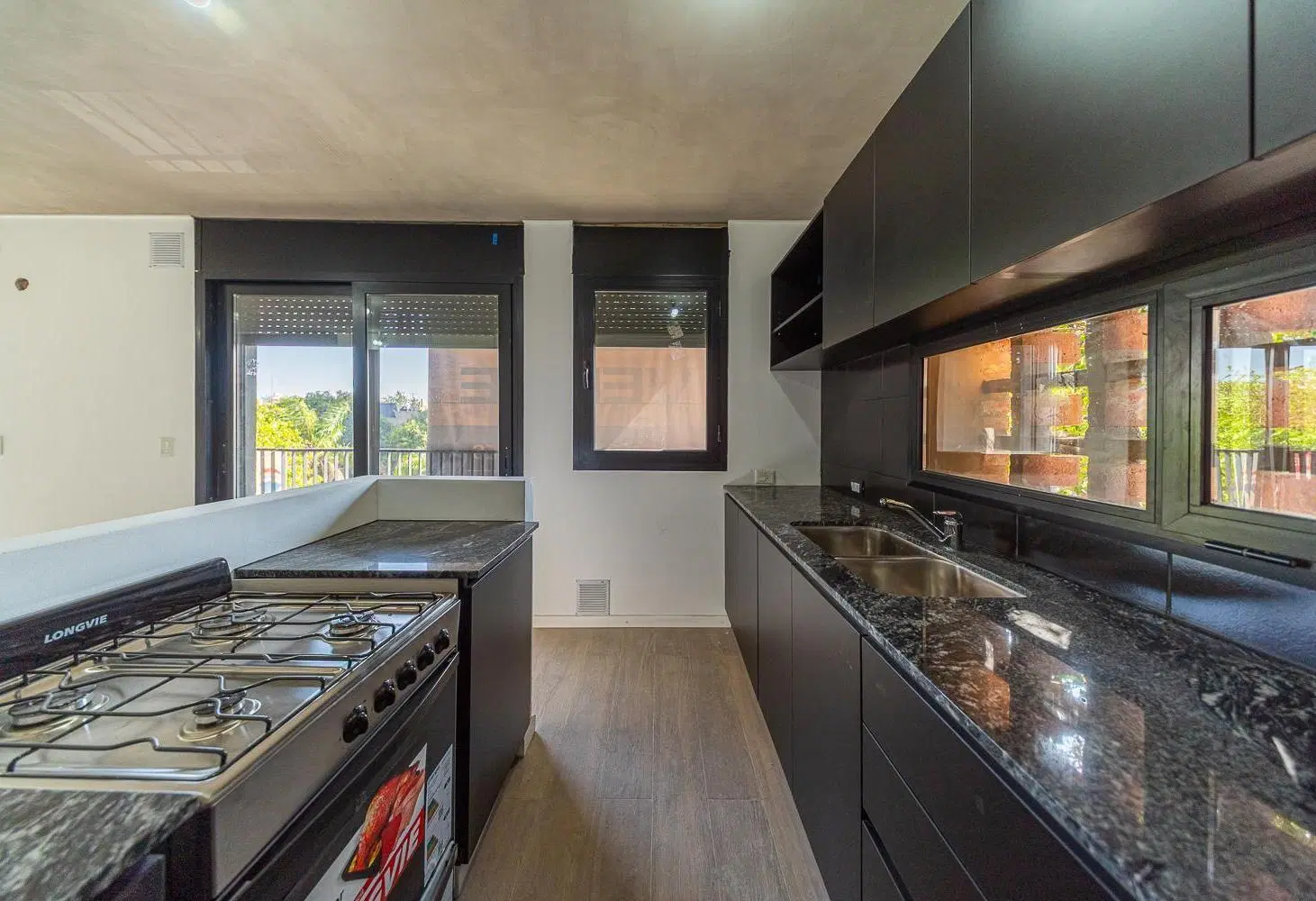 Piso Exclusivo 2 Dormitorios y 2 Baños 1