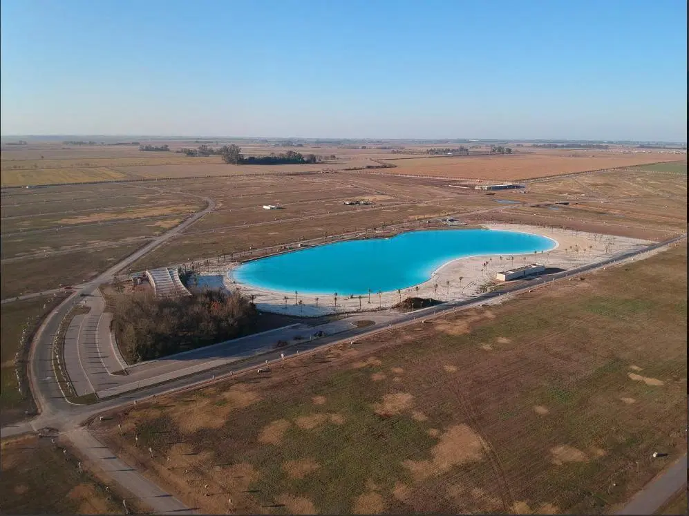 Terreno en venta en Vida Crystal Lagoon | Countries/B. Cerrado (Funes) 3
