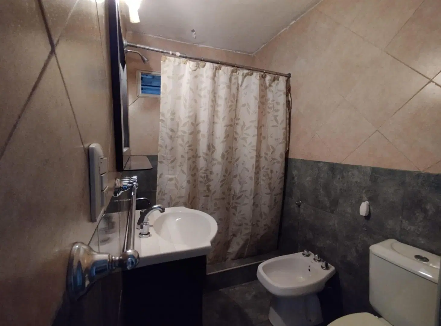 Casa en venta zona Arroyito 4