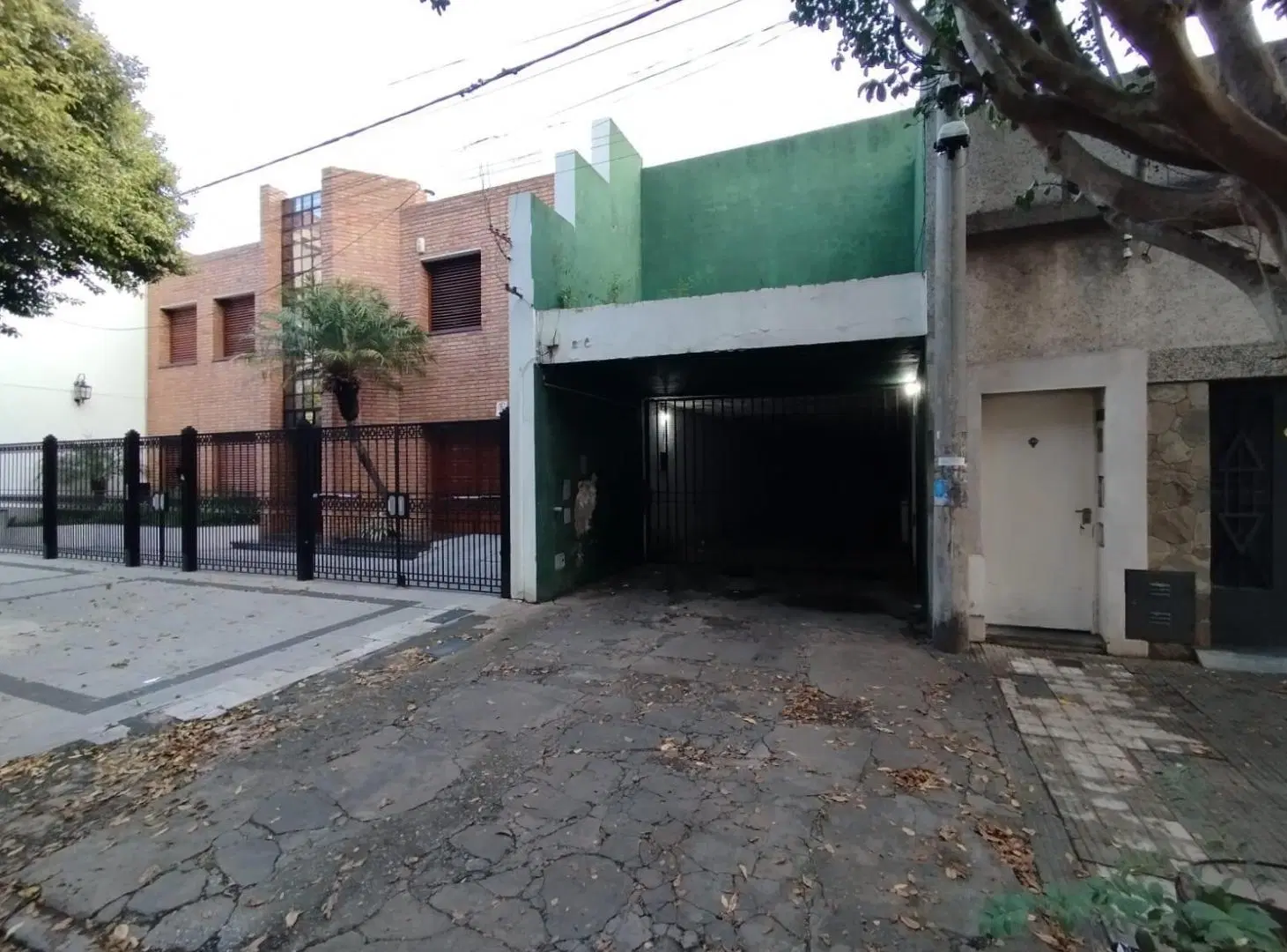 Cochera en venta a mts de Av. Pellegrini 3