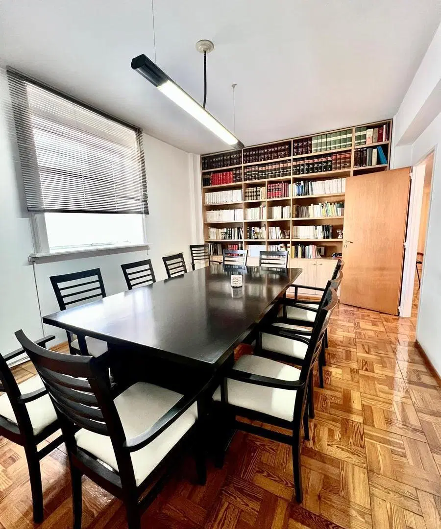 Oficina en Alquiler/ Venta en Santa fe al 1200 2