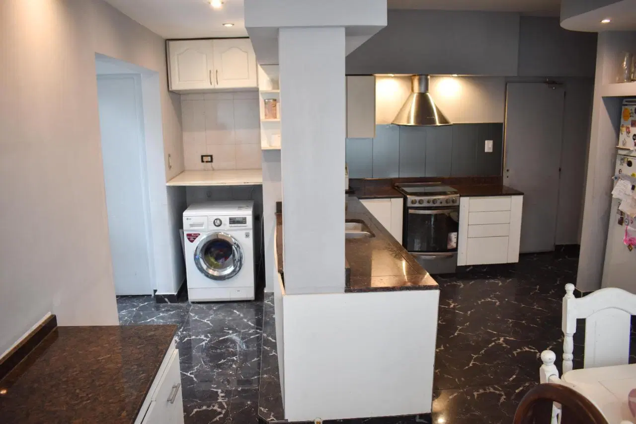 Departamento 4 dormitorios en venta en Pichincha 4