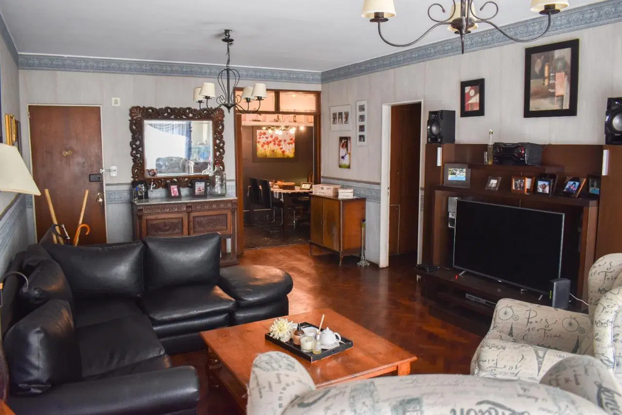 Departamento 4 dormitorios en venta en Pichincha 3