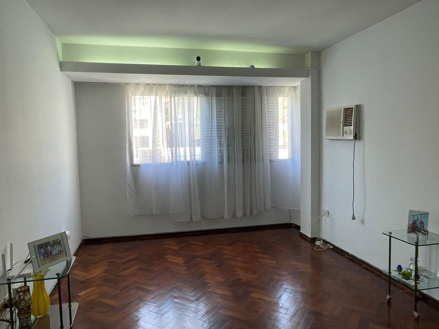 Departamento de 3 dormitorios a la venta Sarmiento al 700