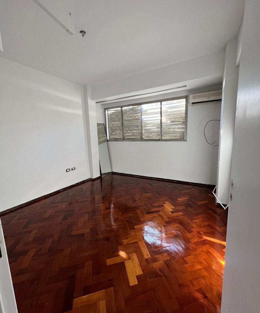 Foto de Departamento de 3 dormitorios a la venta Sarmiento al 700, imagen 2