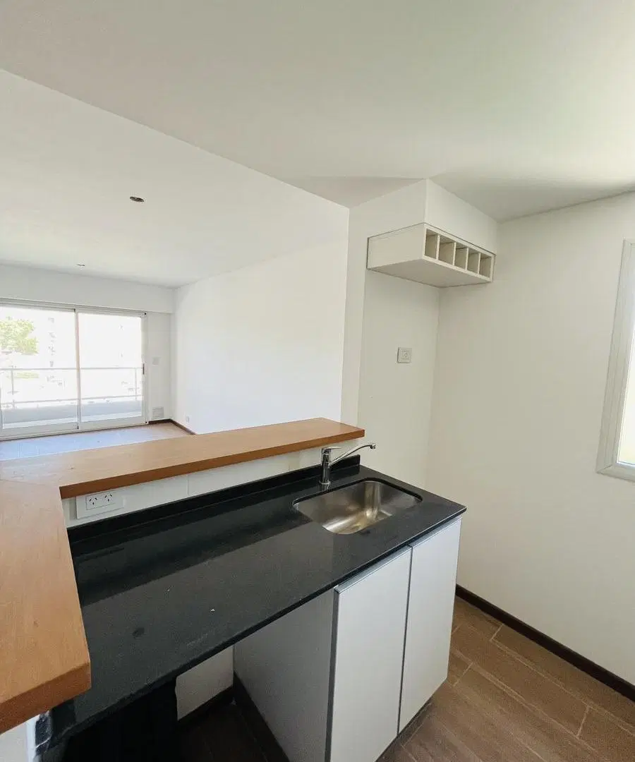 MONOAMBIENTE EN VENTA ZEBALLOS 2200 4