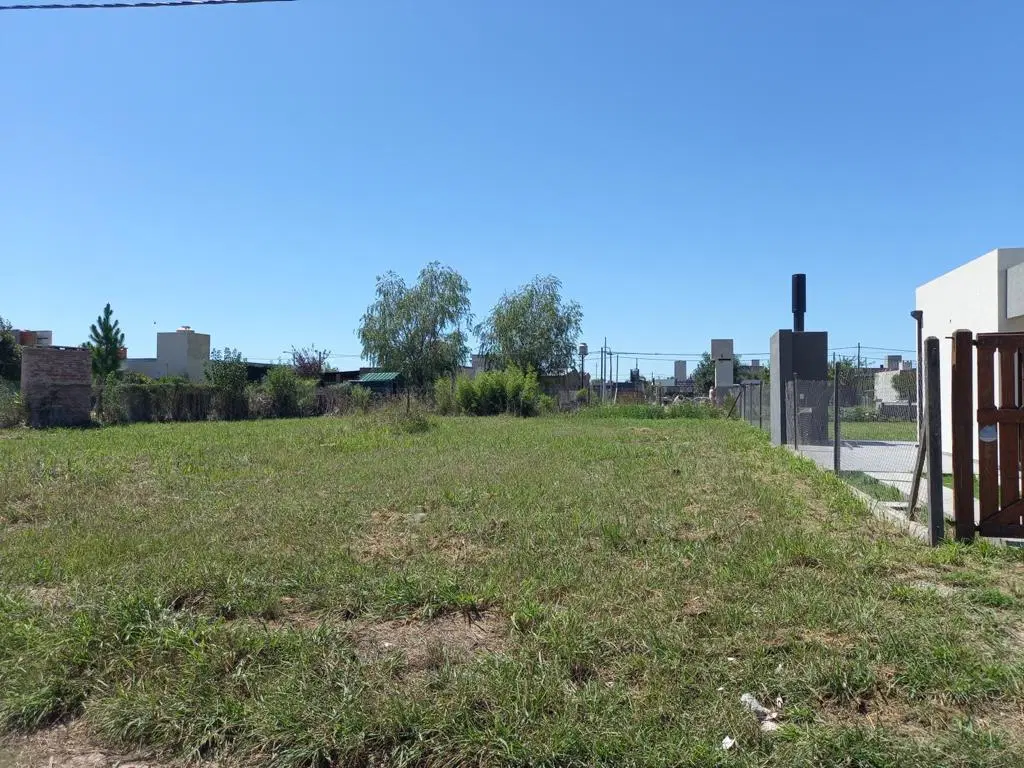 VENTA LOTE DE 407 mts2 EN BARRIO LAS ACEQUIAS, ROLDAN 1