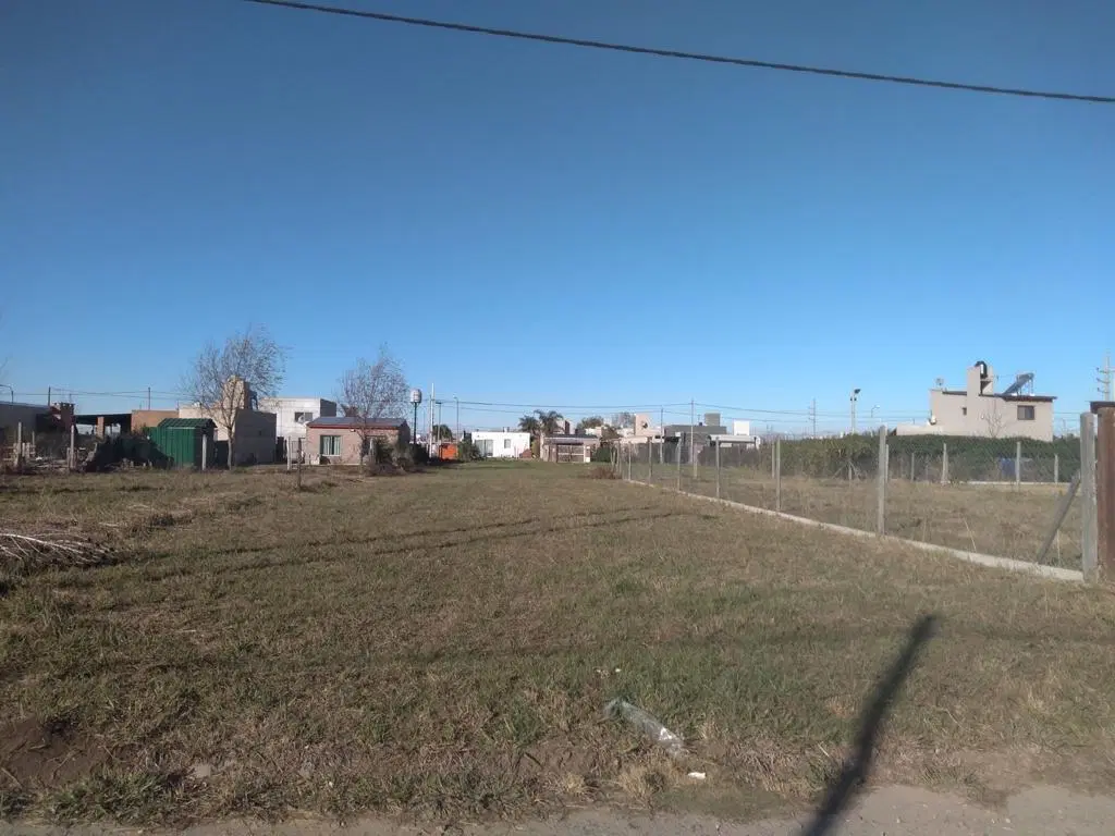 VENTA LOTE DE 407 mts2 EN BARRIO LAS ACEQUIAS, ROLDAN 2