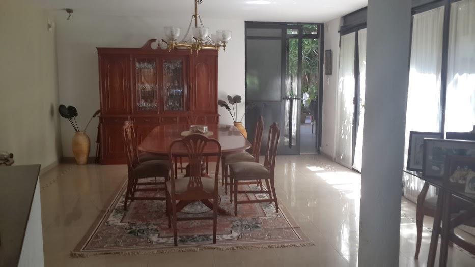 Casa de dos plantas remodelada a nueva, Maipú 2500