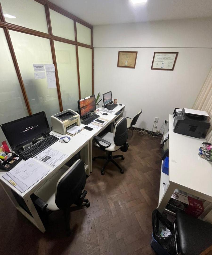 Oficina en Peatonal Córdoba al 1300