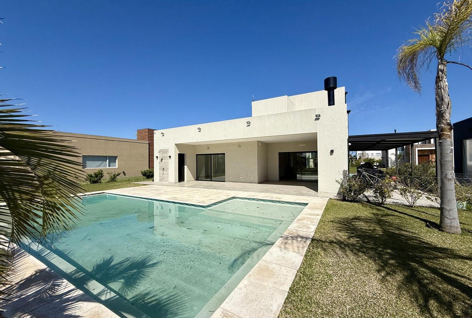 CASA EN VENTA EN LAGOS DE CANNING - 4 AMBIENTES DESARROLLADA EN UNA SOLA PLANTA