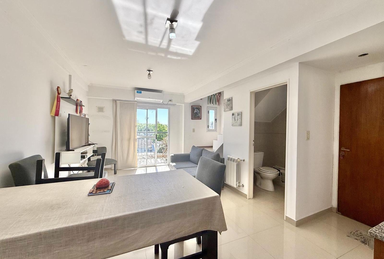 VENTA DEPARTAMENTO DOS AMBIENTES CON COCHERA - ADROGUE