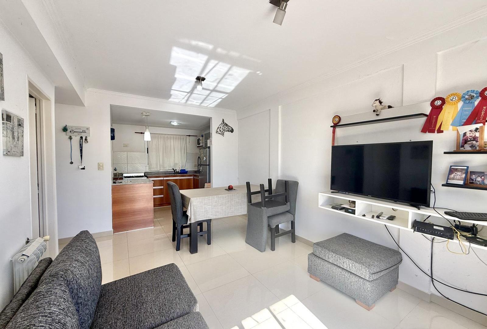 Foto de VENTA DEPARTAMENTO DOS AMBIENTES CON COCHERA - ADROGUE, imagen 5