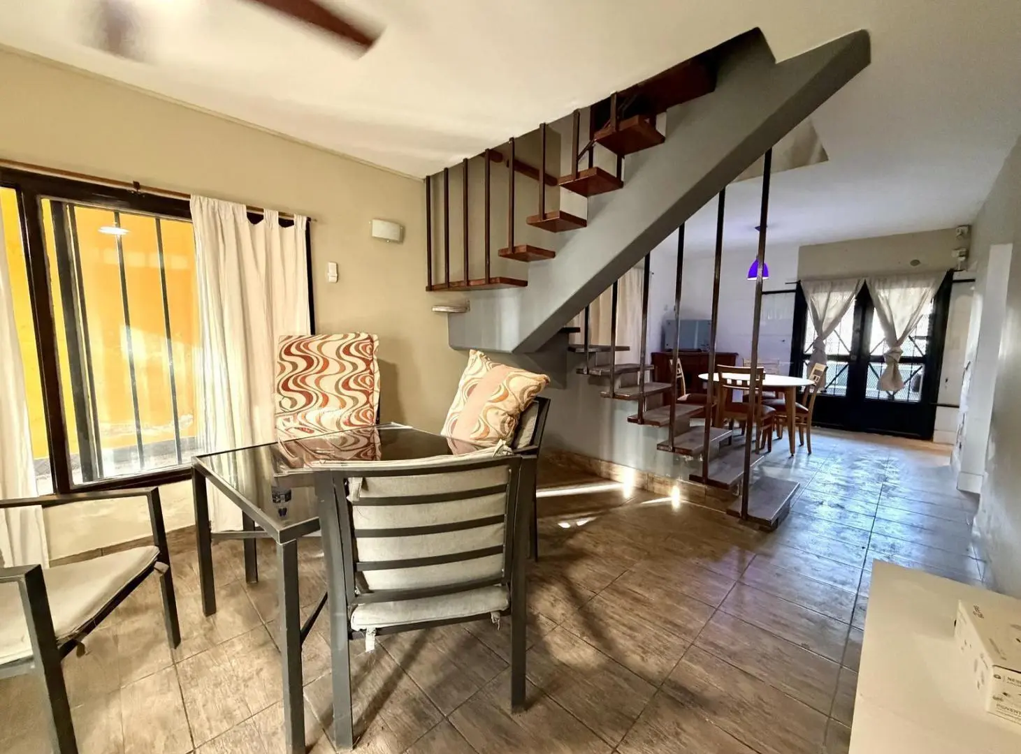 CASA EN VENTA EN LOMAS DE ZAMORA- 5 AMBIENTES-  MAS DEPTO 2 AMBIENTES 4