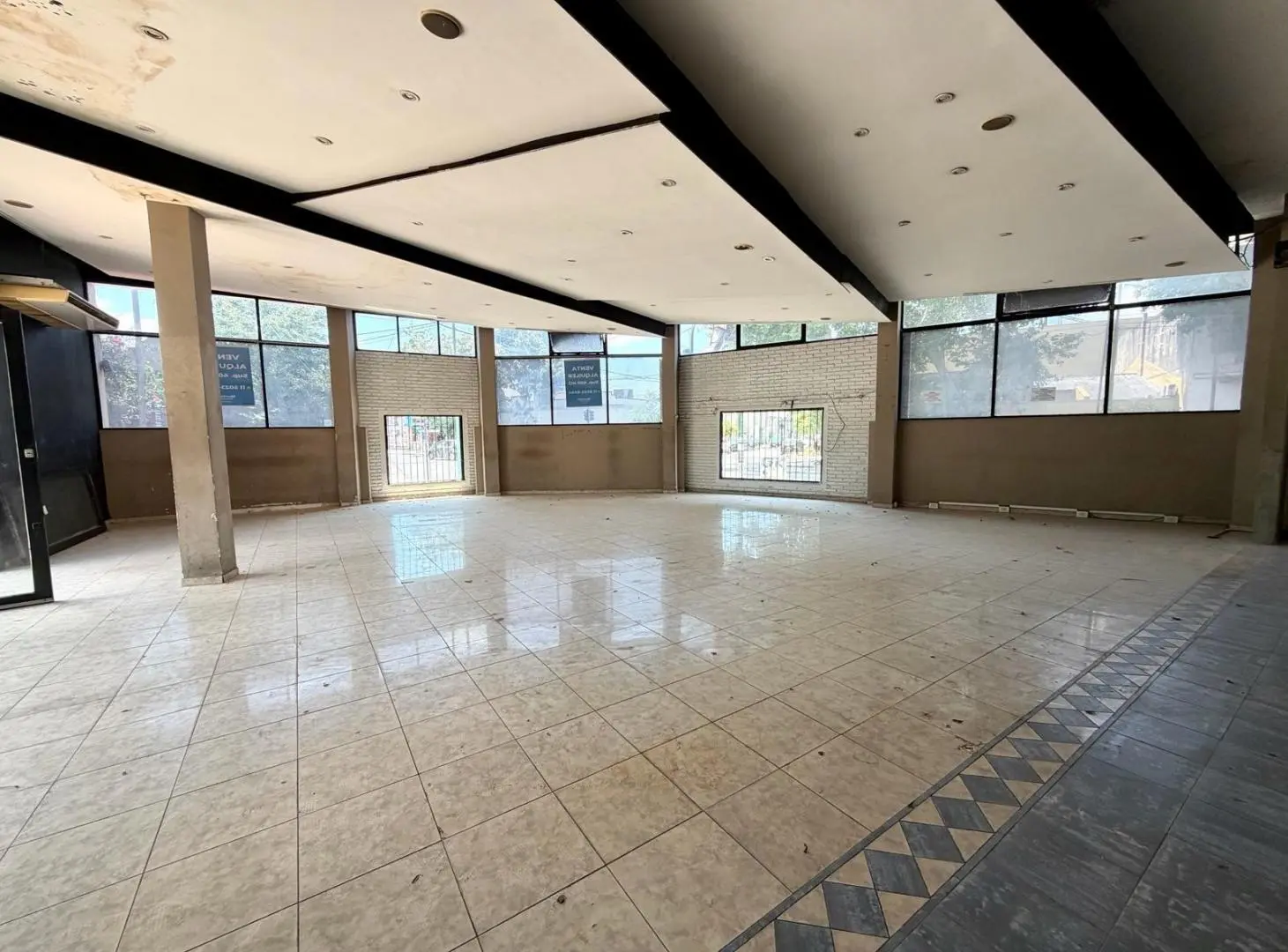 LOCAL COMERCIAL EN ALQUILER - TEMPERLEY 1