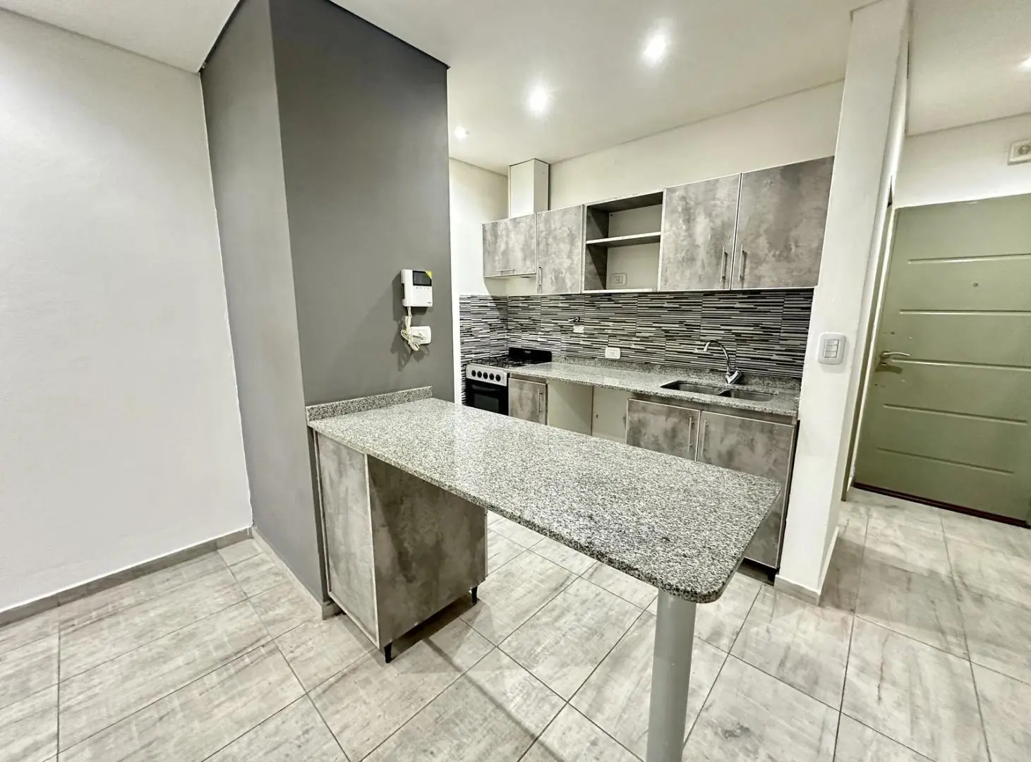 DEPARTAMENTO EN VENTA EN LOMAS DE ZAMORA - MONOAMBIENTE - COCHERA - TERRAZA - FINANCIACION 3