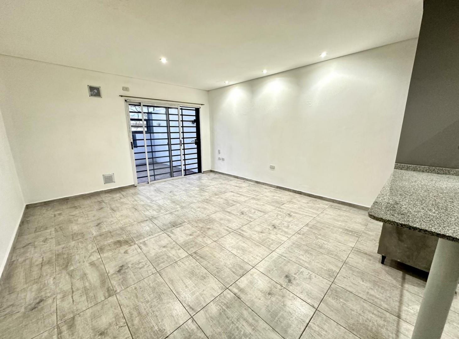 Foto de DEPARTAMENTO EN VENTA EN LOMAS DE ZAMORA - MONOAMBIENTE - COCHERA, imagen 5