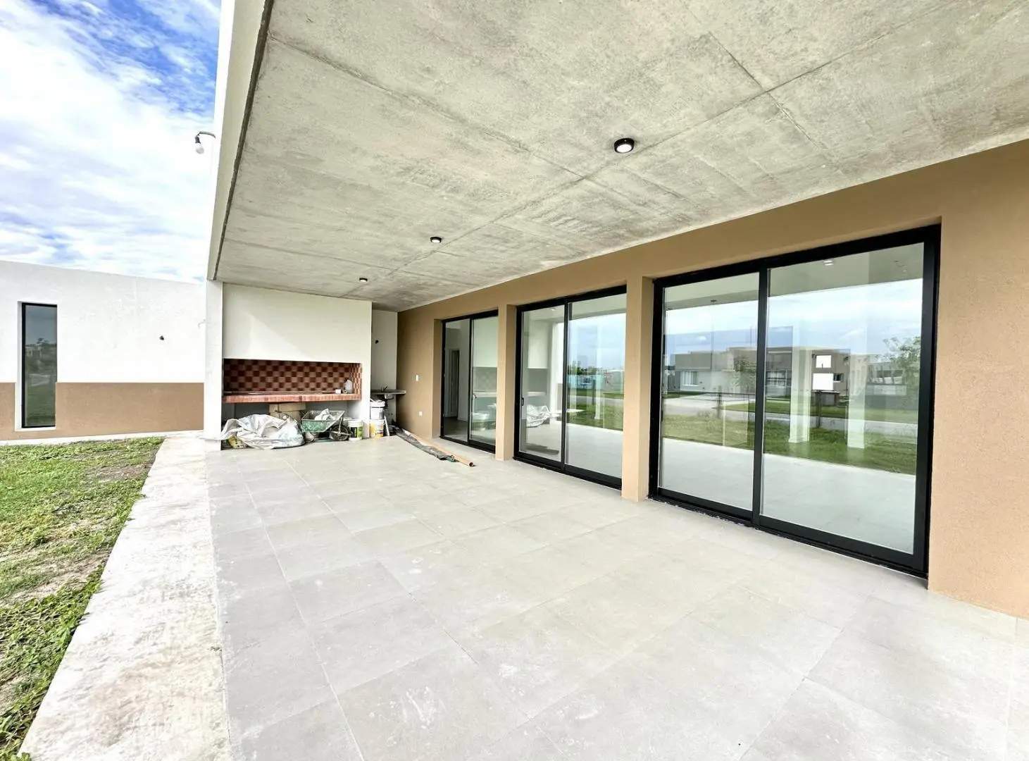 CASA EN VENTA EN SAN FELIPE - 4 AMBIENTES 5