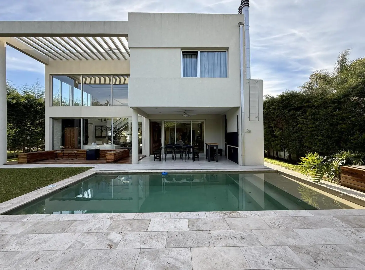 CASA EN VENTA EN ADROGUE CHICO - 5 AMBIENTES - CON PILETA 3