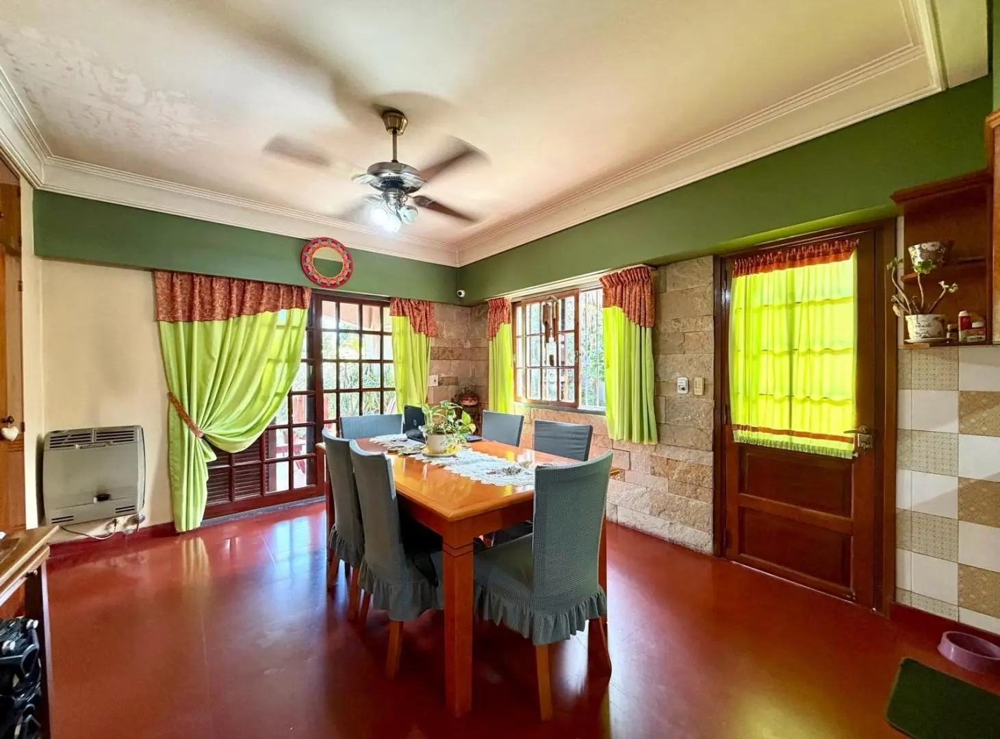 CASA EN VENTA EN LOMAS DE ZAMORA - GRAN LOTE - 2 CASAS 4