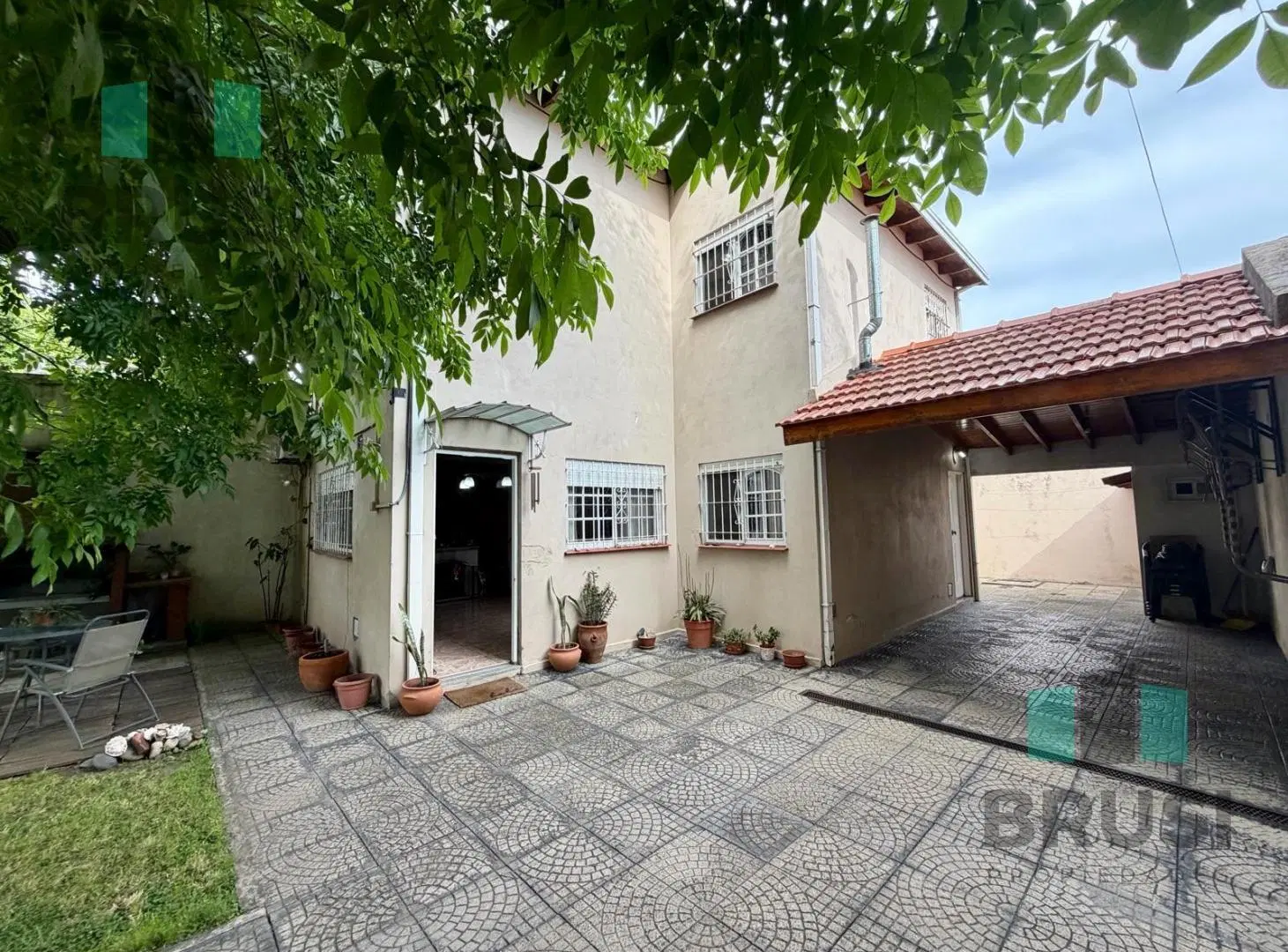CASA EN VENTA EN TEMPERLEY - 4 AMBIENTES 4