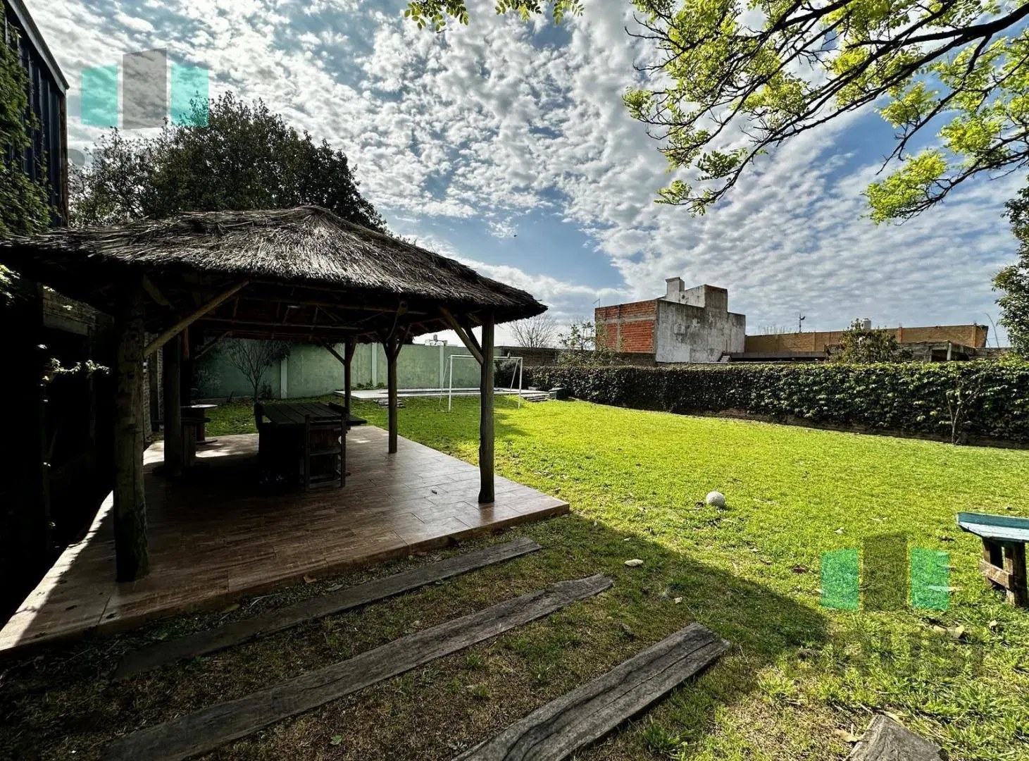 Casa 3 ambientes con increíble parque en venta, Burzaco 2