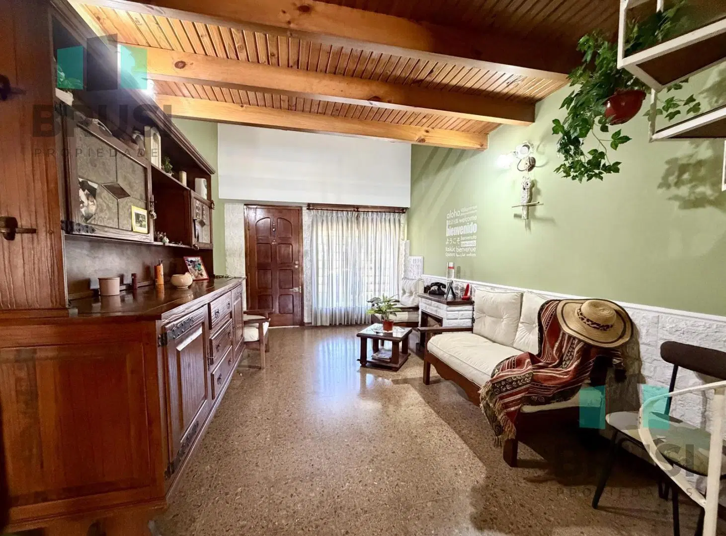 CASA EN VENTA EN BURZACO - 4 AMBIENTES 4