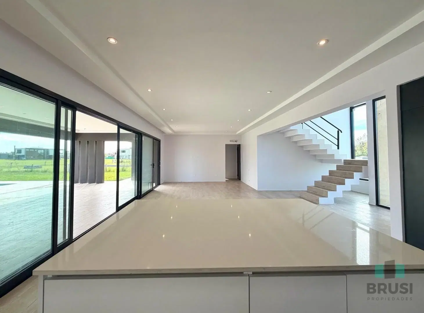 CASA EN VENTA A ESTRENAR 5 AMB EN  TERRALAGOS - CANNING 4