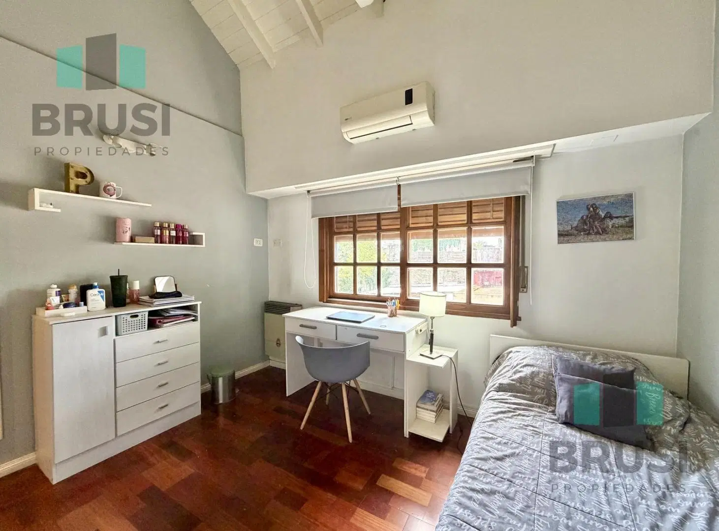 CASA EN VENTA EN BANFIELD - 4 AMBIENTES - 2 PLANTAS 4