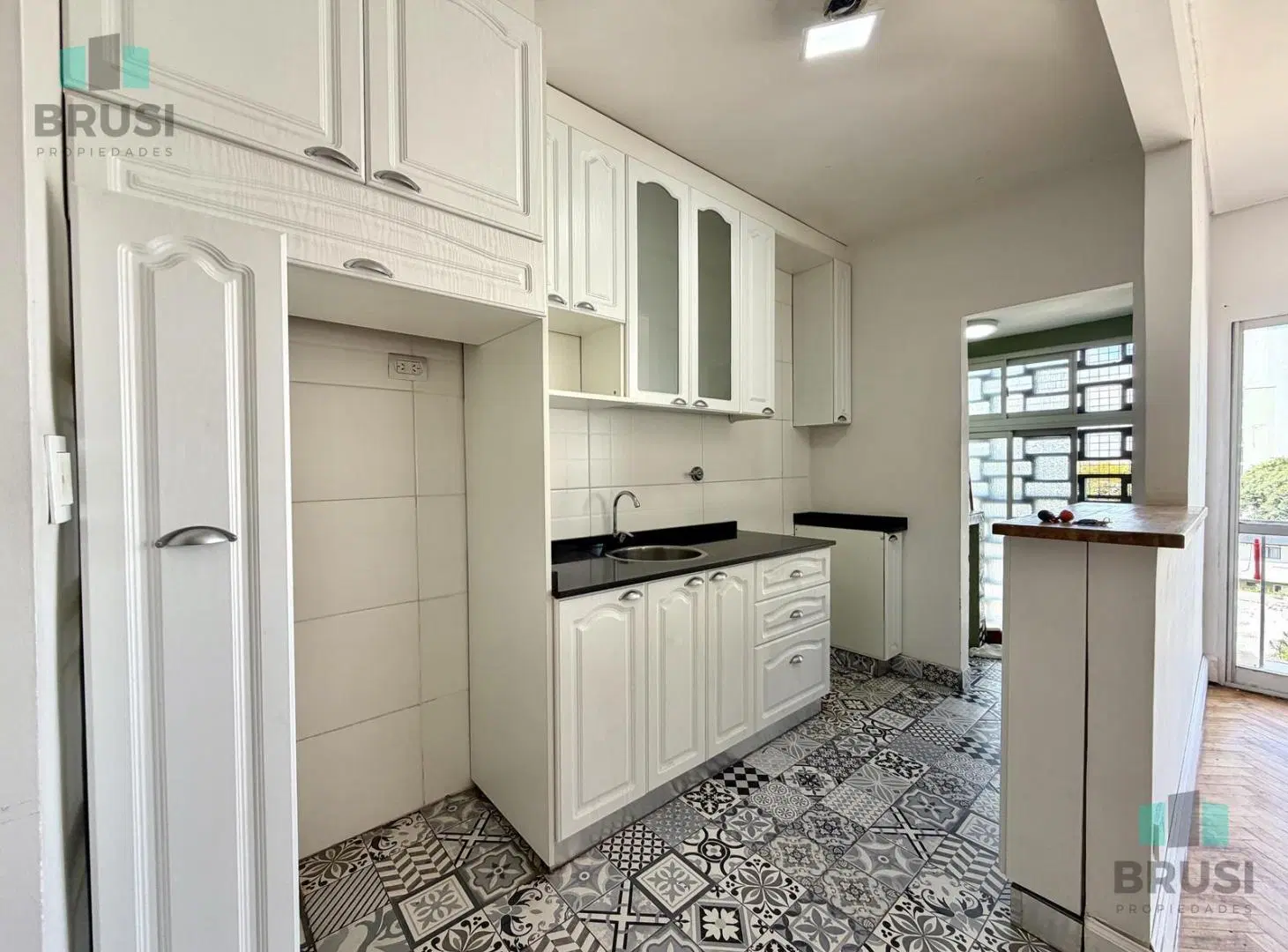 DEPARTAMENTO EN VENTA - 3 AMB. - REMEDIOS DE ESCALADA - SUPER LUMINOSO 5