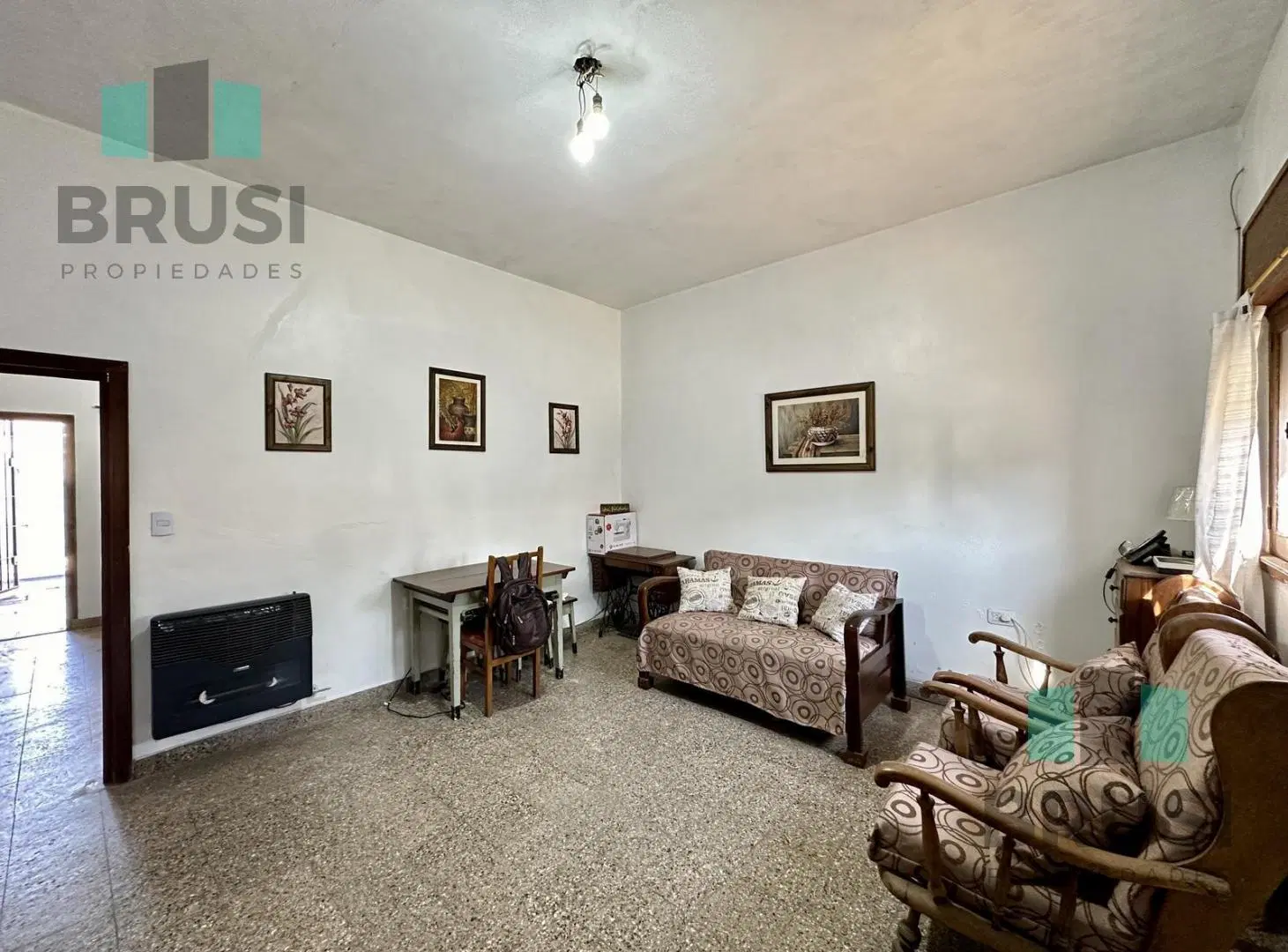 CASA EN VENTA EN LLAVALLOL - 3 AMBIENTES 4