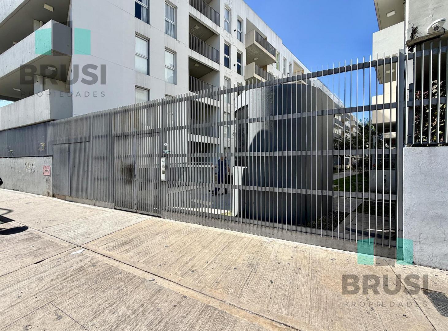 Foto de VENTA DEPARTAMENTO TRES AMBIENTES CON COCHERA - LA BOCA - CABA, imagen 3