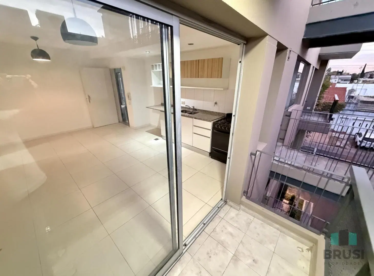 DEPARTAMENTO EN VENTA EN BANFIELD - 2 AMBIENTES 5